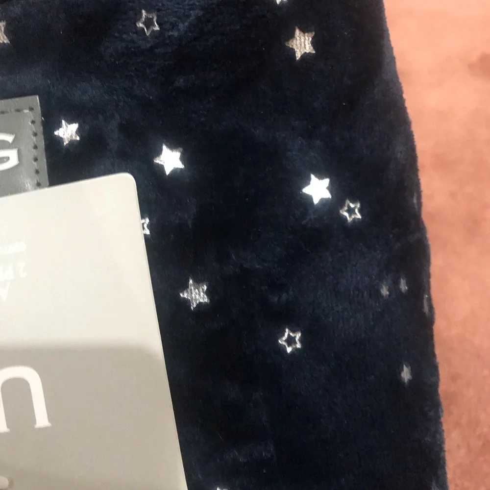 UGG (2) piece storage set brand new